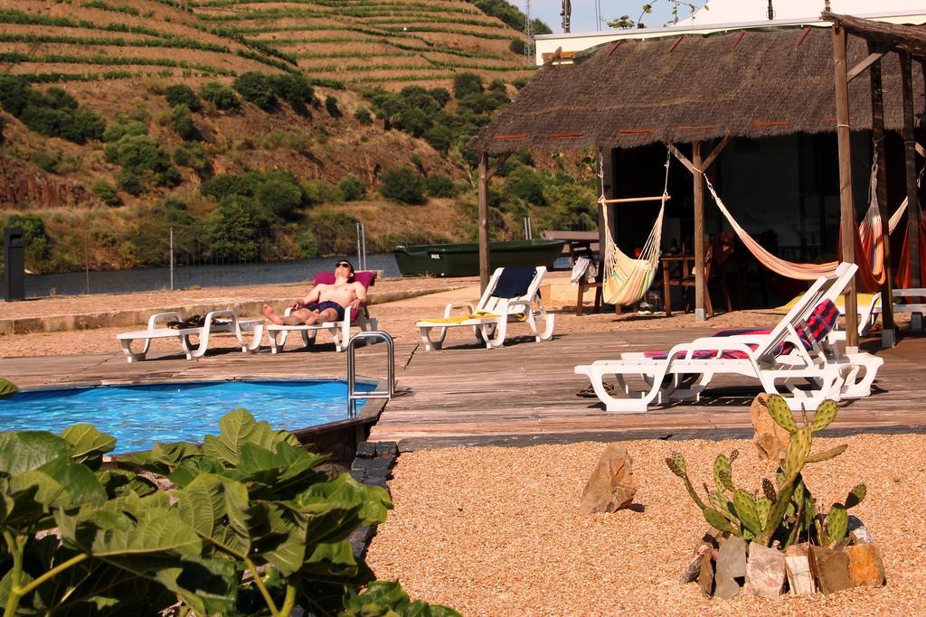 Douro Yacht Charter & Bungalows Сан-Жуан-да-Пешкейра Экстерьер фото