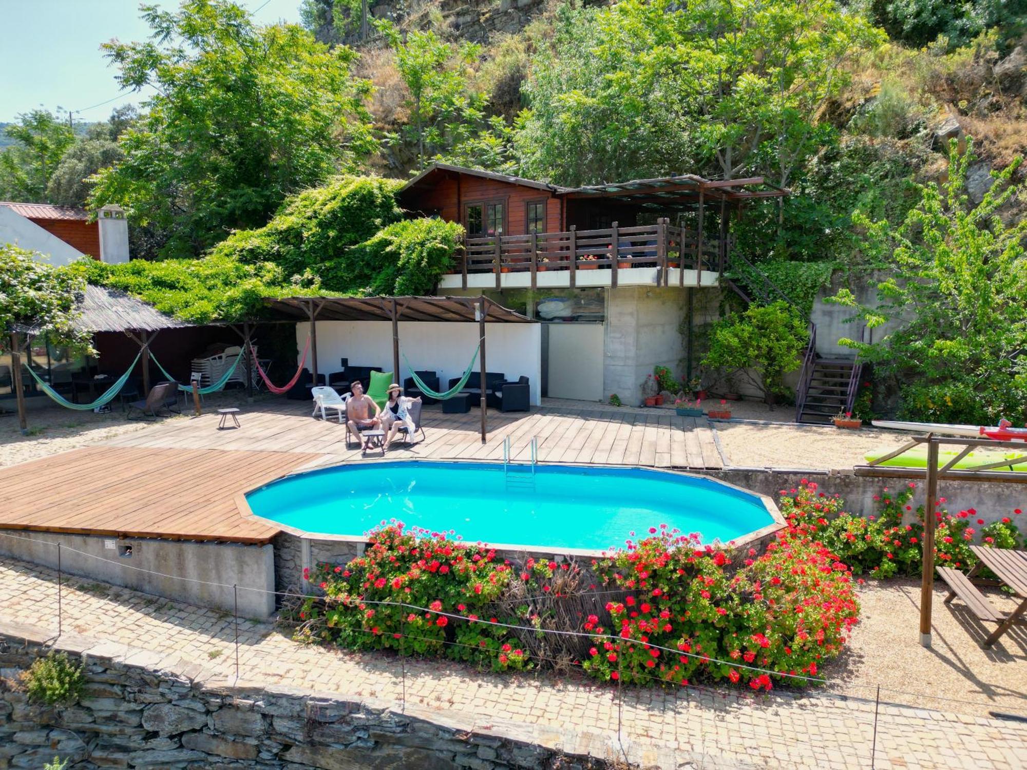 Douro Yacht Charter & Bungalows Сан-Жуан-да-Пешкейра Экстерьер фото