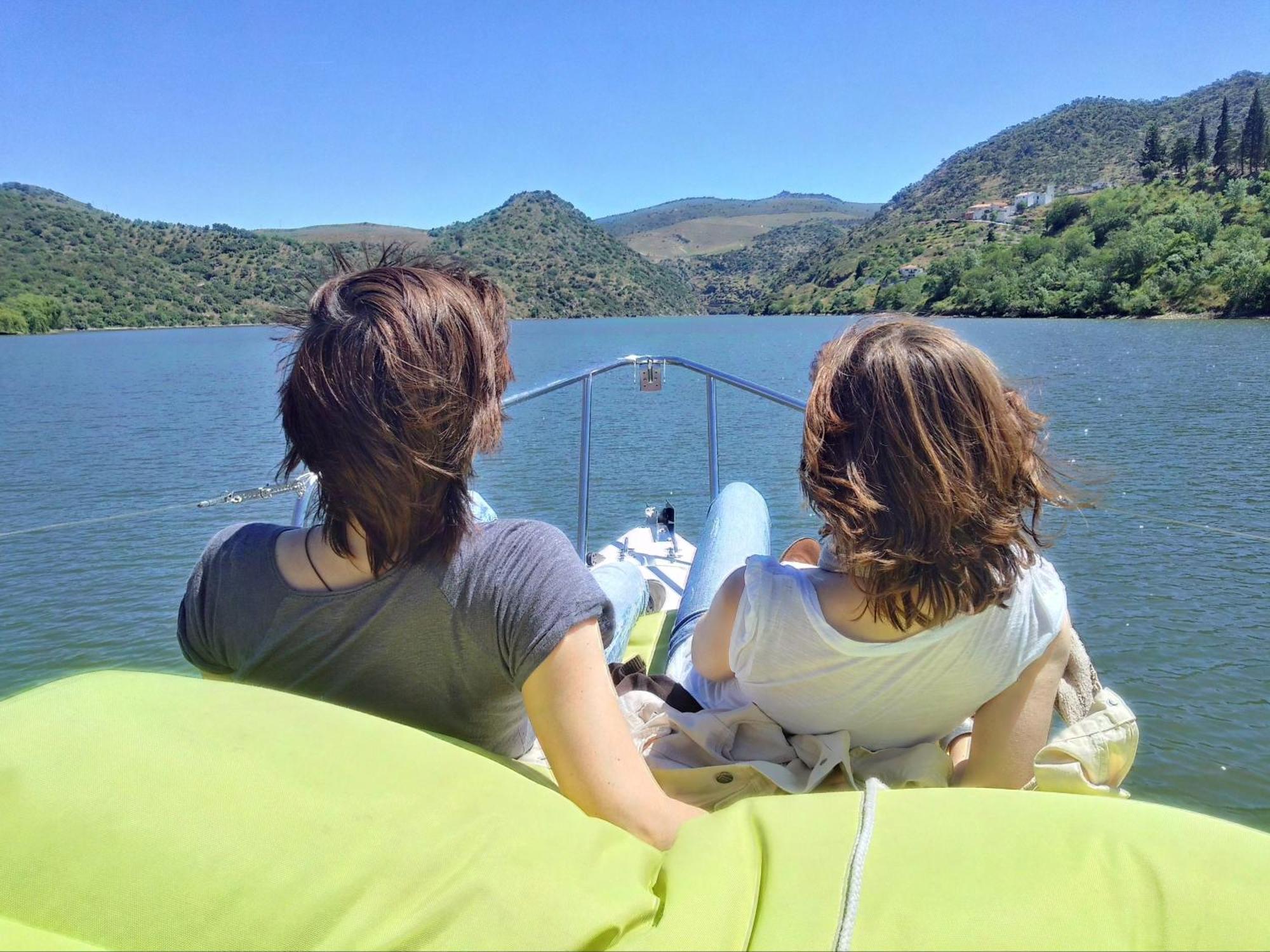 Douro Yacht Charter & Bungalows Сан-Жуан-да-Пешкейра Номер фото