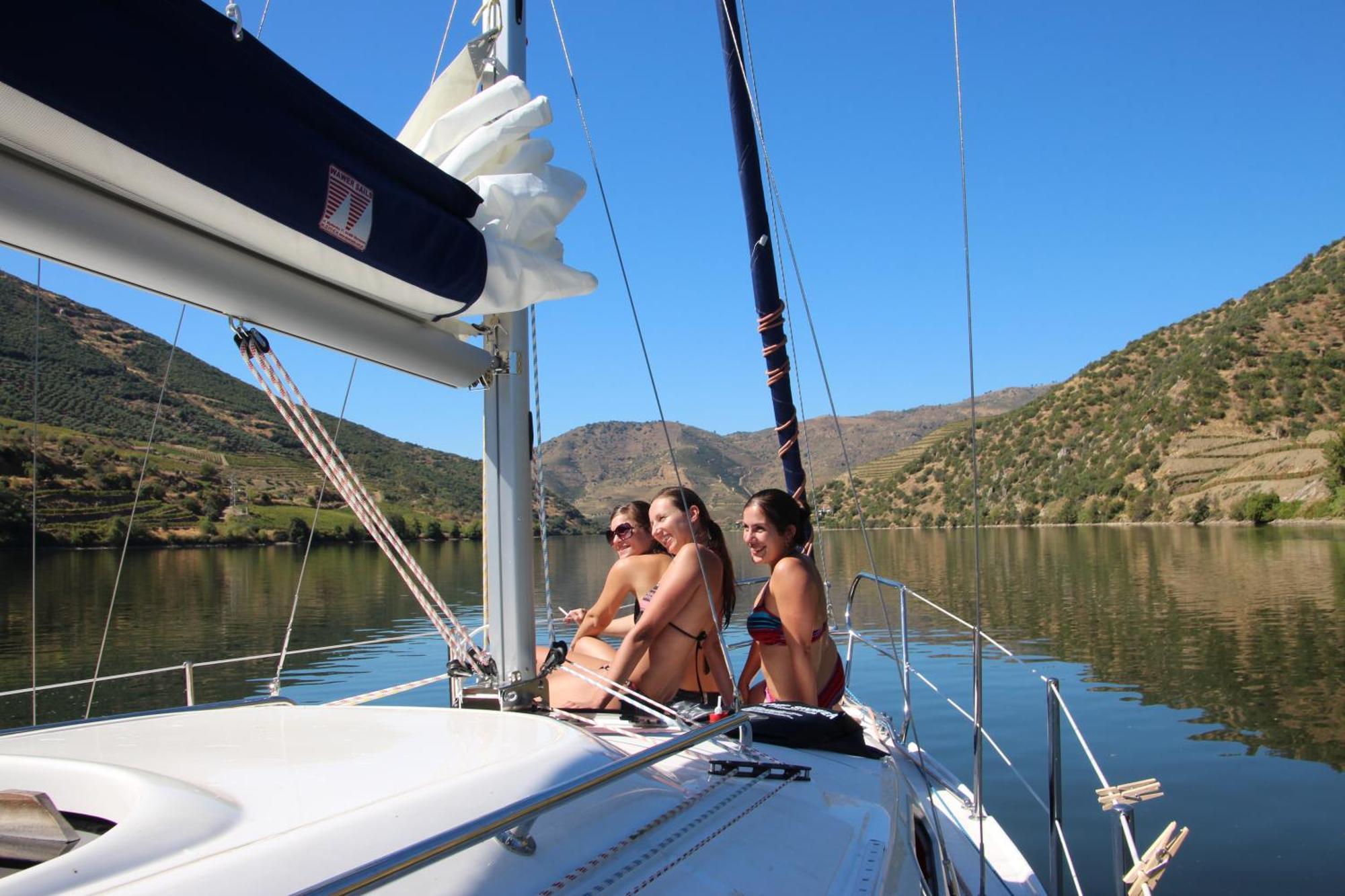 Douro Yacht Charter & Bungalows Сан-Жуан-да-Пешкейра Экстерьер фото