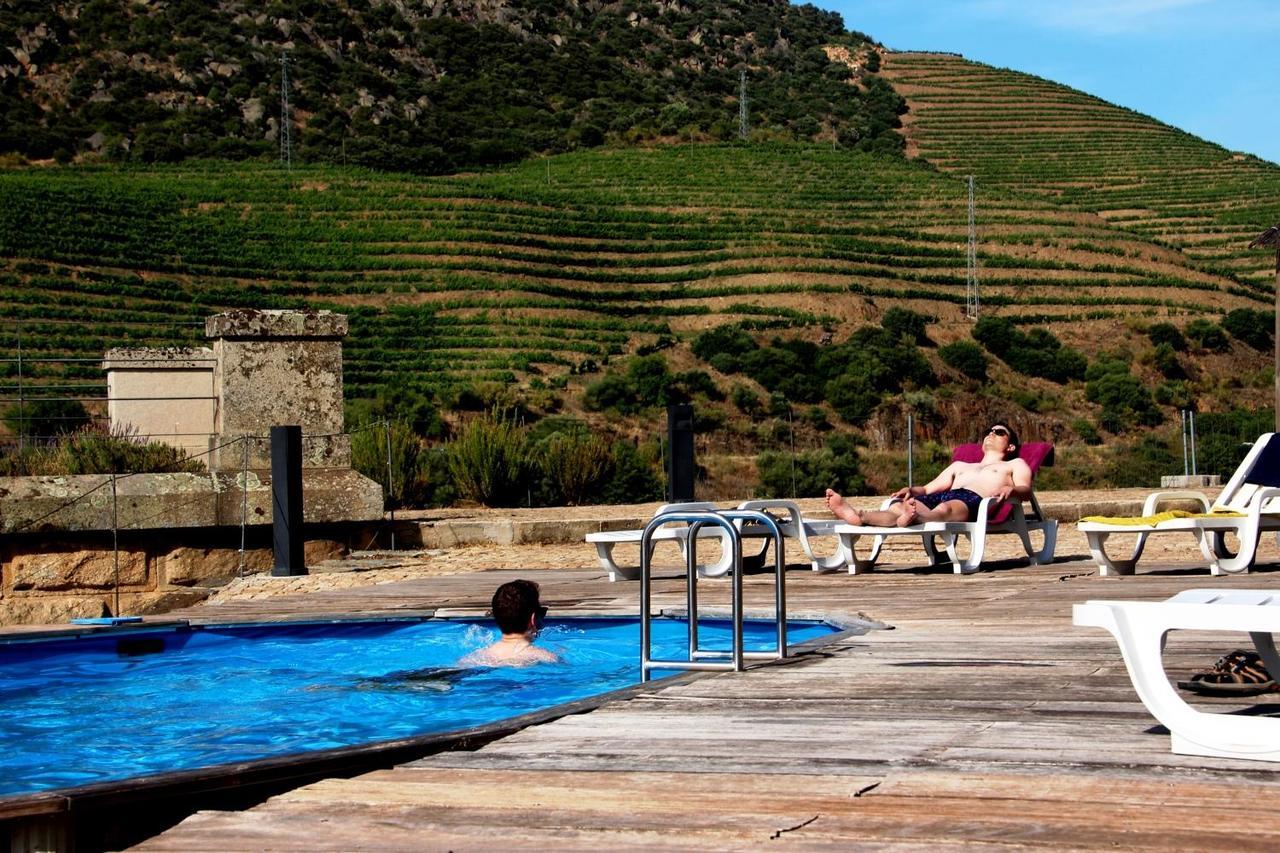 Douro Yacht Charter & Bungalows Сан-Жуан-да-Пешкейра Экстерьер фото