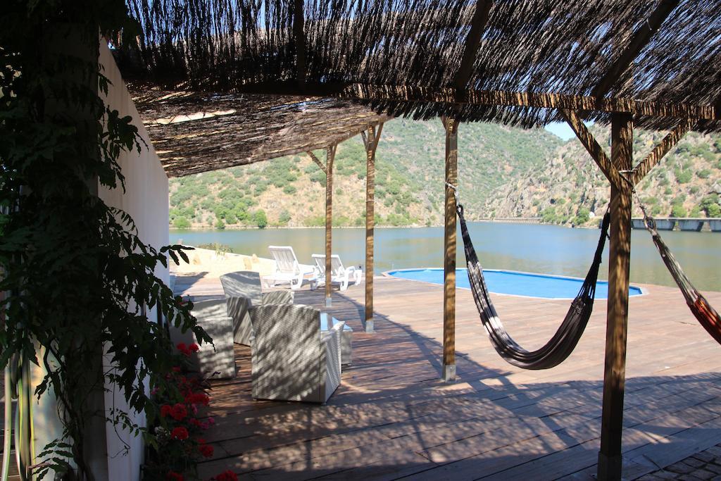 Douro Yacht Charter & Bungalows Сан-Жуан-да-Пешкейра Экстерьер фото
